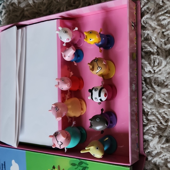 Peppa Pig My Busy Book Peppa Pig EUC - Picture 3 of 5